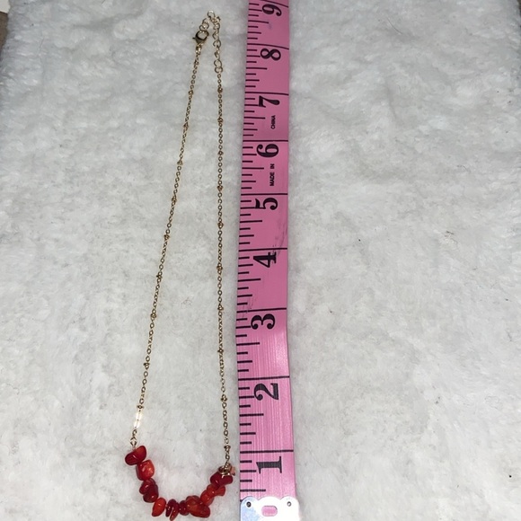 Red agate crystal chip necklace - Picture 3 of 3